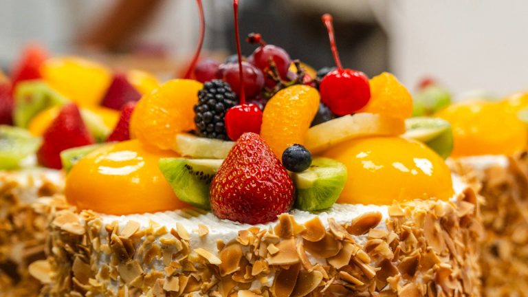 Fruit-topped cake